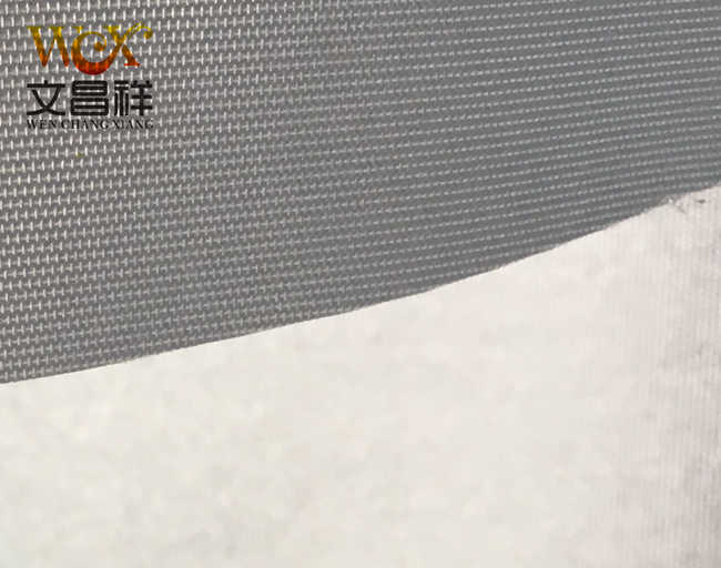 遮阳布面料是涂银牛津布吗？