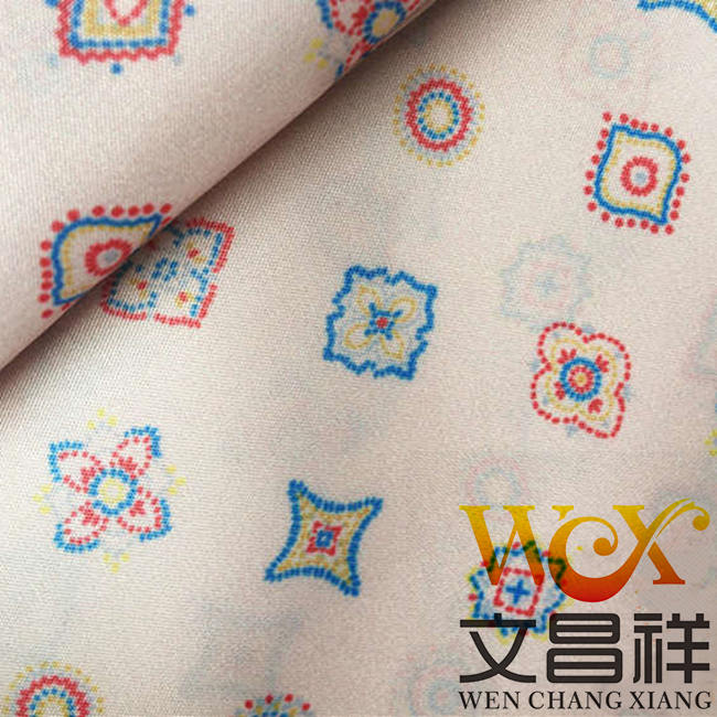 涤塔夫和牛津布哪个好？