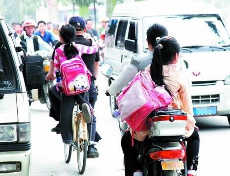 【纺织】1/3家长骑电动车接送孩子 戴头盔的不到1%